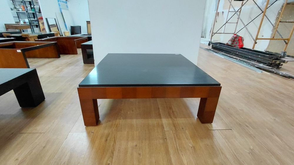 Mesas de  centro variadas (envernizadas e em bruto) a partir de 30 euros