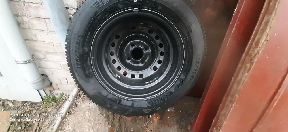 Продам колесо в зборе DEBICA