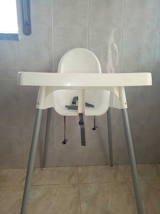 Cadeira de bebê branca