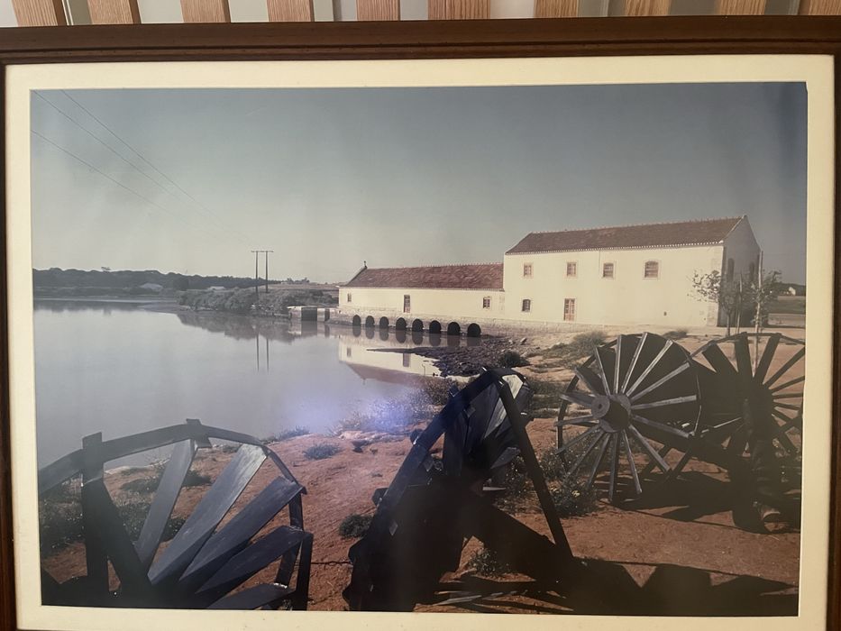 Grande fotografia dos moinhos do seixal em optimo estado de conservaca