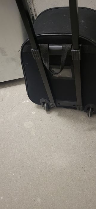 Walizka dziecięca na kółkach