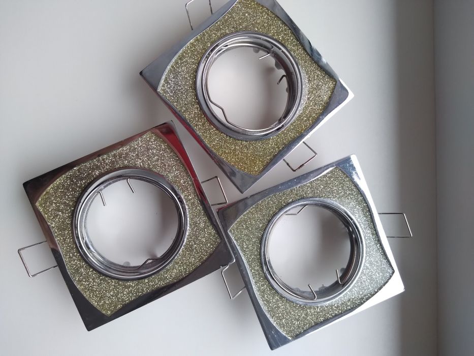 Продам світильники точечні