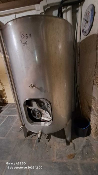 Cuba em inox em muito bom estado. Capacidade 1000 litros