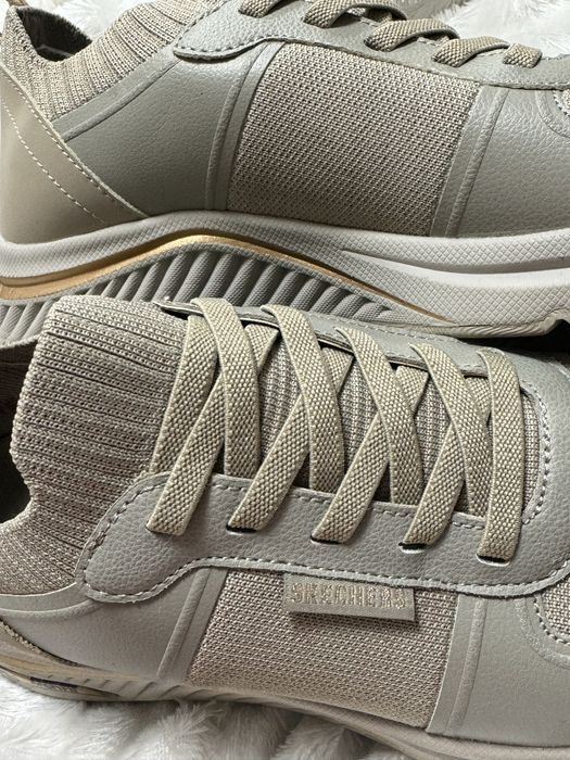 Світло- бежеві кросівки Skechers. Стан – ідеальний!38-39 розмір