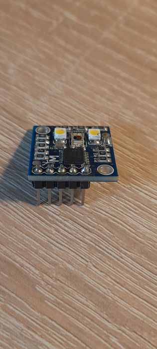 Czujnik światła RGB ML8511 (Arduino)