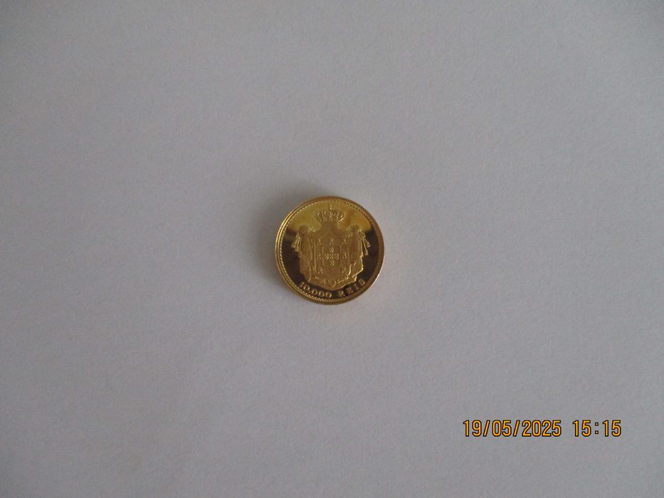 Moedas e notas antigas