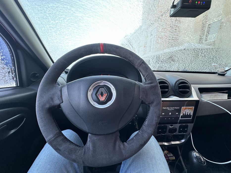 Renault Sandero 2011