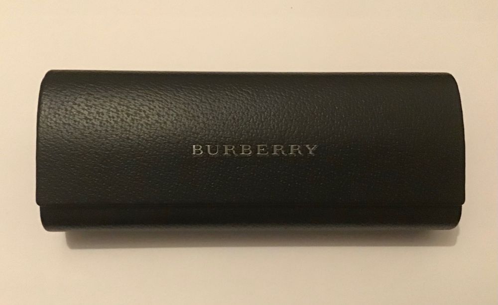 Caixas para óculos Burberry e Ray Ban