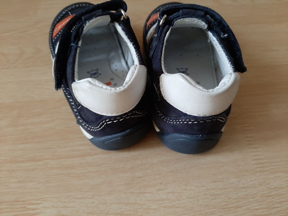 Skórzane buciki na rzepy 20 Lasocki