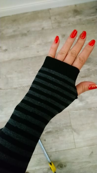 Mitenki, rękawiczki bez palców,  dzianinowe, długie,paski czarny/szary