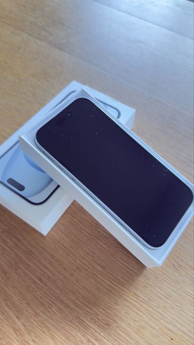 iPhone 15   128GB