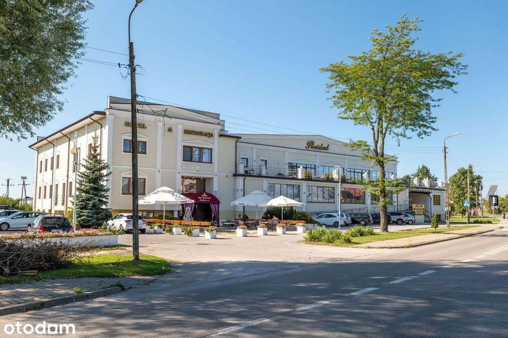 Obiekt hotelowo-restauracyjny z marketem i piekarnią i klubem w Kocku