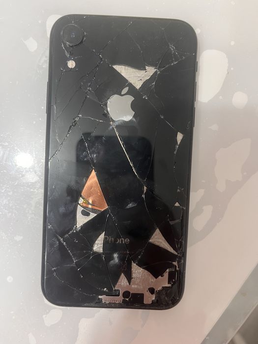 Iphone XR айклауд чистий
