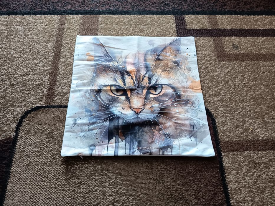 Nowa poszewka na poduszkę Kot