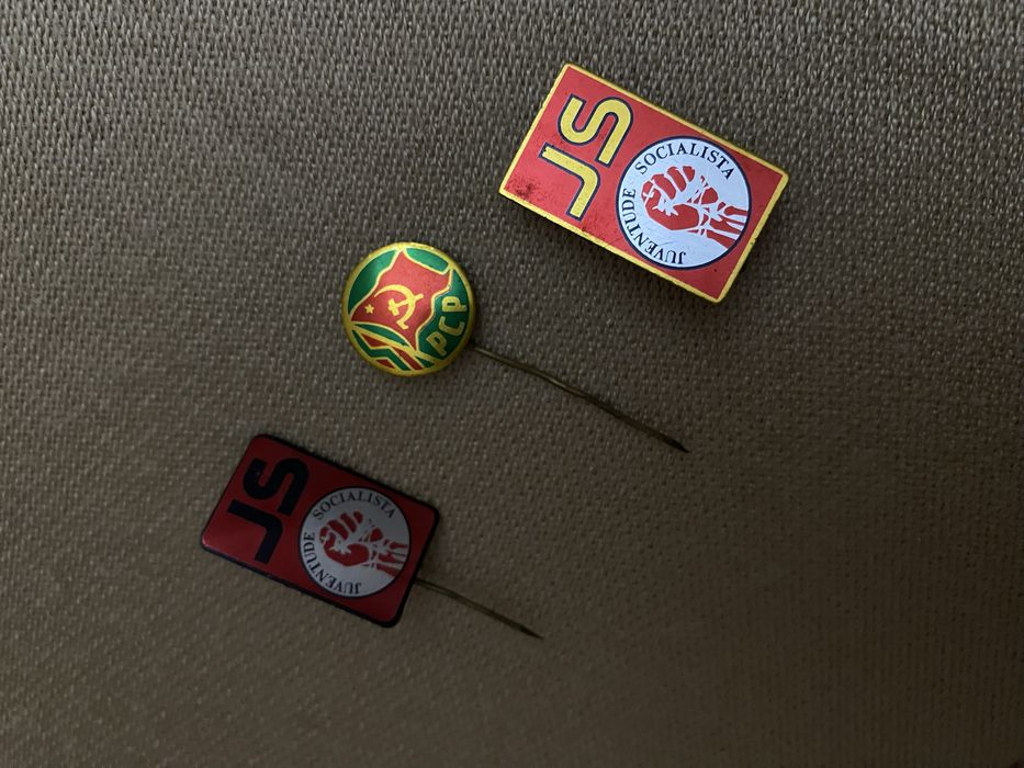 Pins partidários de colecionador