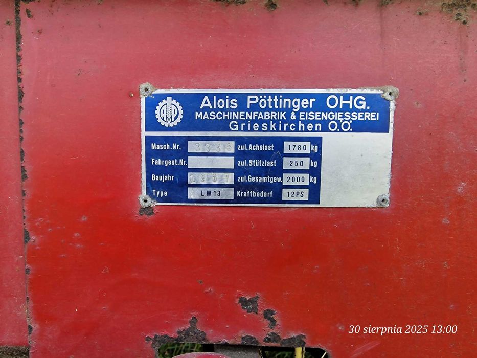 Przyczepa samozbierającą Pöttinger oraz dwie felgi ŻUK