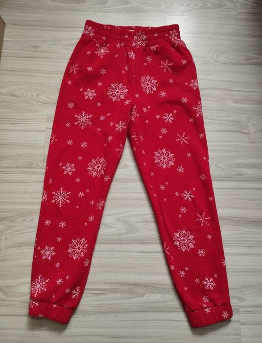 Nowe spodnie dresowe jogger Cropp