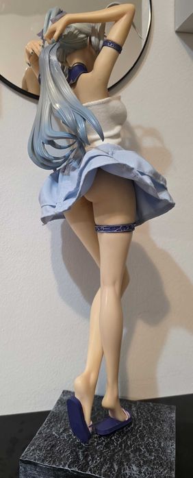 Figurka anime 44 cm.