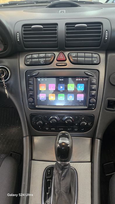 Rádio Android 14 com GPS Mercedes W203/W209 (Artigo Novo)