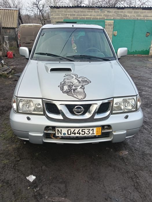 Продам чудовий повнопривідний джип з потужним дизельним двигуном 3.0 обʼєм! По авто робити нічого не потрібно, все справно працює, запускається на холодну чи на гарячу без проблем! Коробка, мости, родзатка, понижайка, повний привід все це працює!!!! Стоїть зимова гума! Легко сплавні диски на 17! Також є працююча андроїд магнітола! Автомобіль сів поїхав!!!! Торг присутній!!!! Телефонуйте!!!