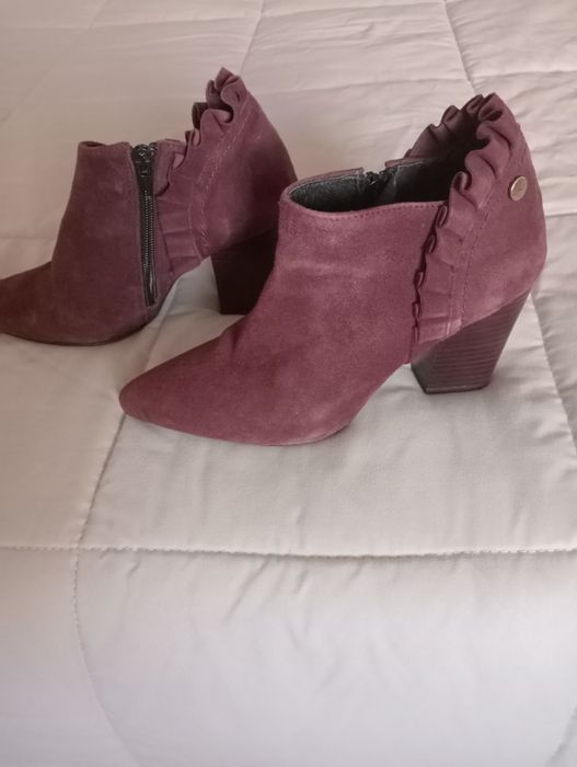 Sapato bota em veludo