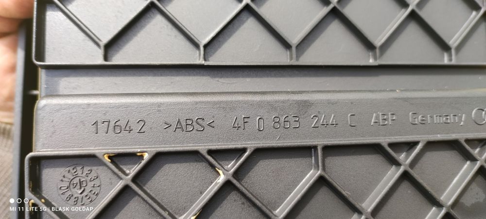 Tunel Środkowy Czarny Nawiew Cup Holder Audi A6 C6 Sedan 04 Gołdap