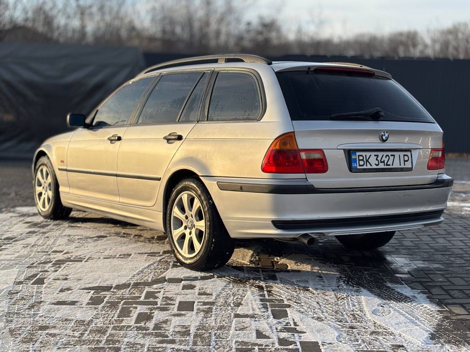 БМВ 318і універсал
