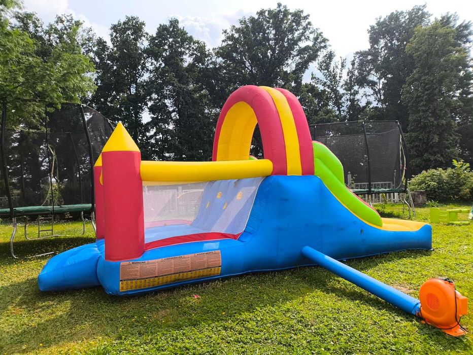 Aluguer Insuflável 5m Escorrega + Saltos - Gaia, Espinho, Feira, Porto