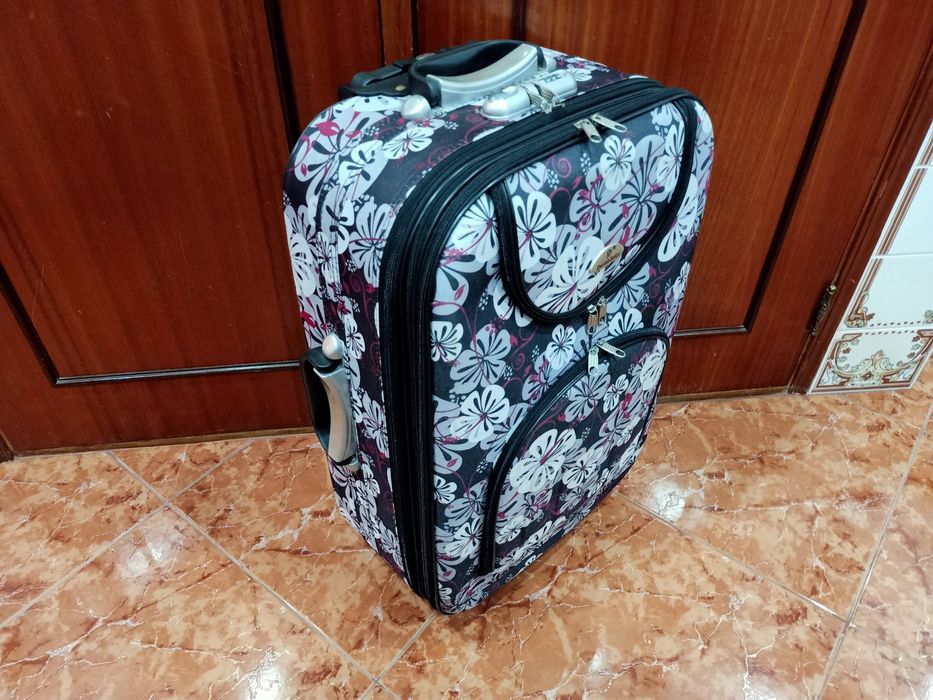 Mala malas de porão até 23 kg viagem casa quarto apartamento carro.