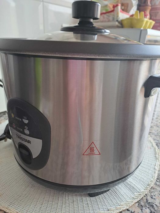 Panela elétrica para fazer arroz e não só.