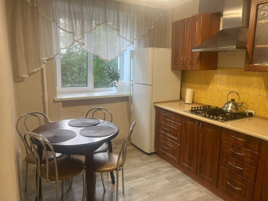 Посуточно сдам 2-шку в Черноморске