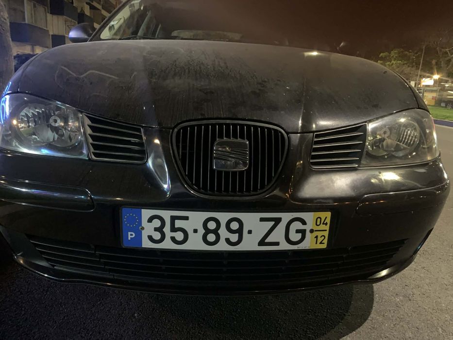 Carro à Venda  - Seat ibiza 2004– Bom Estado