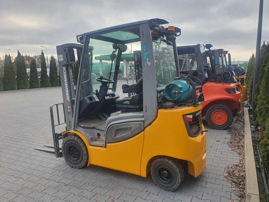 Wózek widłowy używany Jungheinrich TFG320s 2019 TRIPLEX przesuw boczny