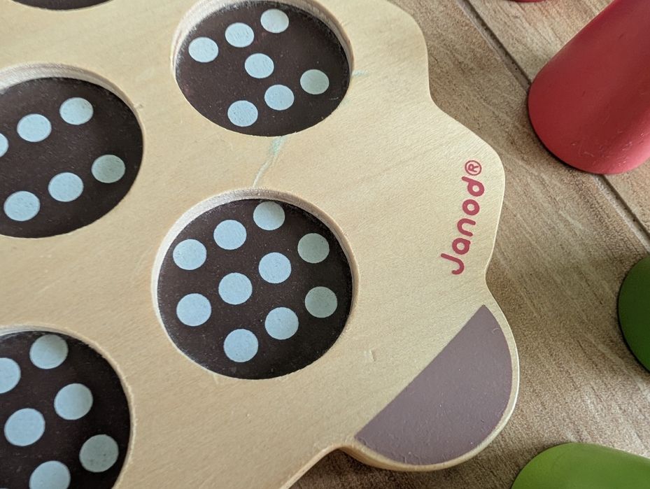 Drewniany jeż Janod cyferki