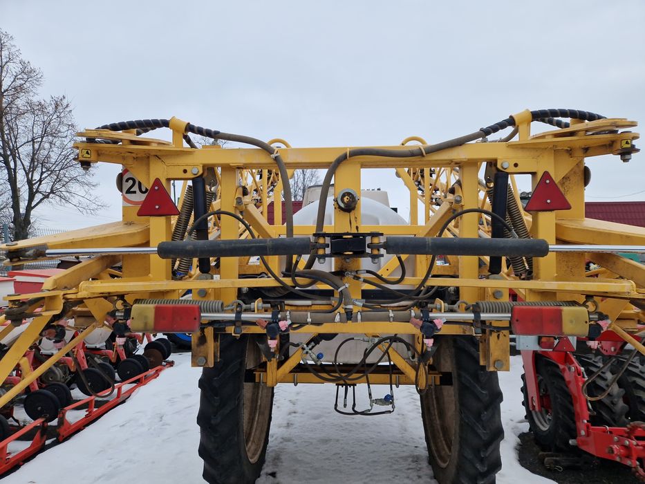 Причіпний  оприскувач "Кронос"