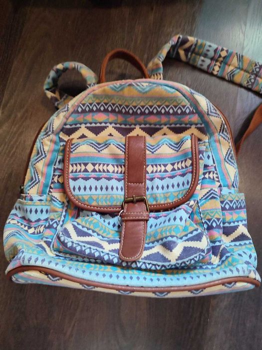 Продается рюкзак для девушек
