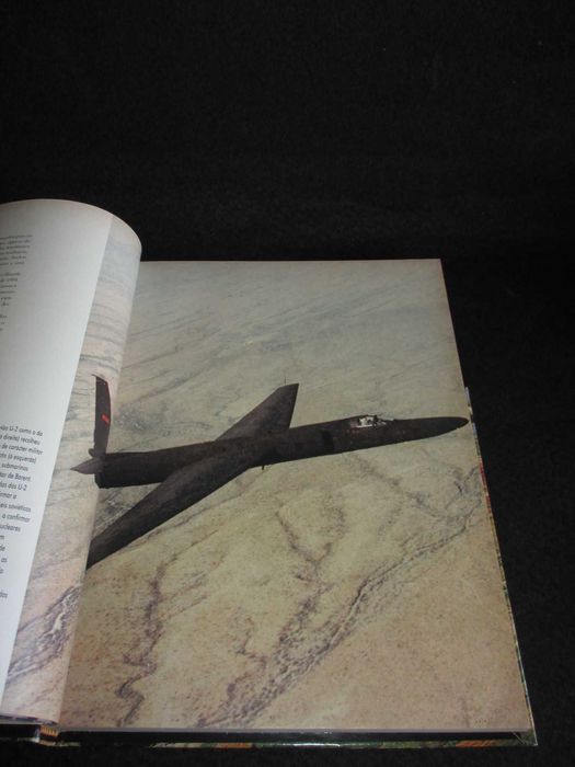 Livro A Terra Vista do Espaço Priscilla Strain e Frederick Engle