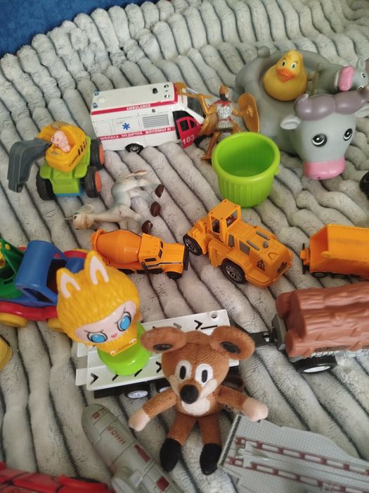 Продам дитячі іграшки