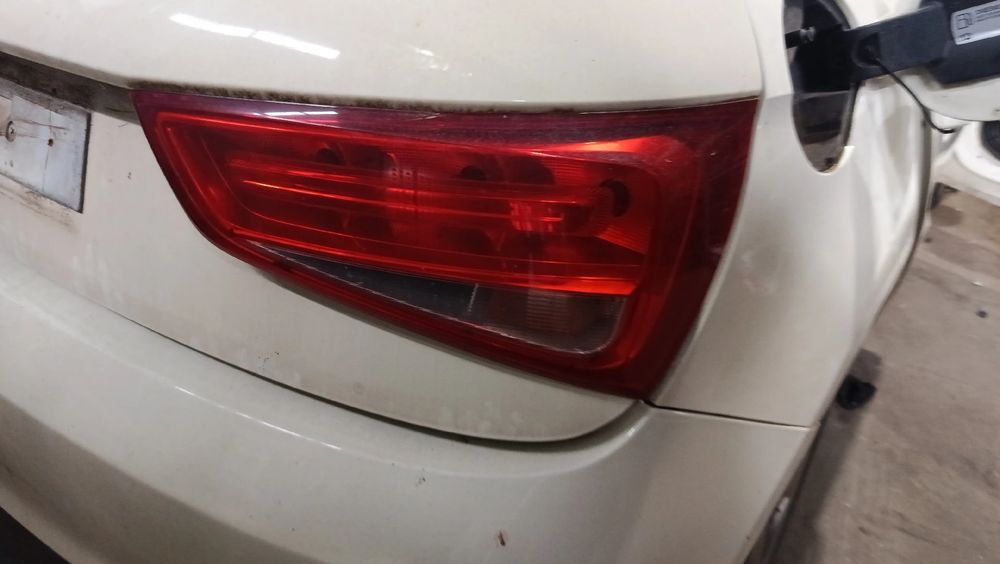 Farolim da mala direito AUDI A1 (8X1, 8XK)