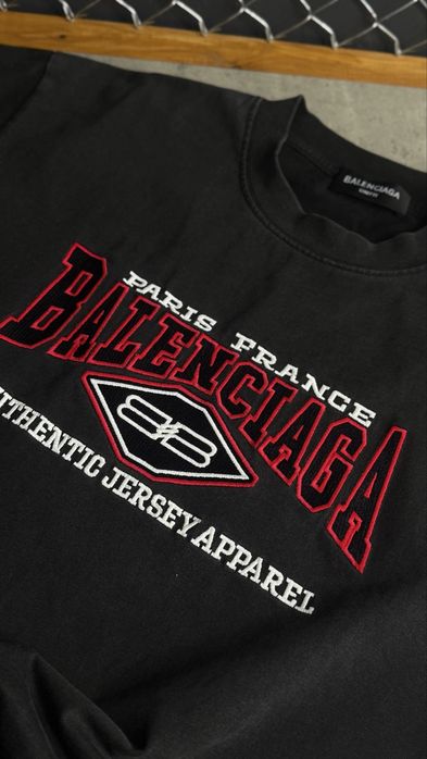 Футболка Balenciaga в асортименті