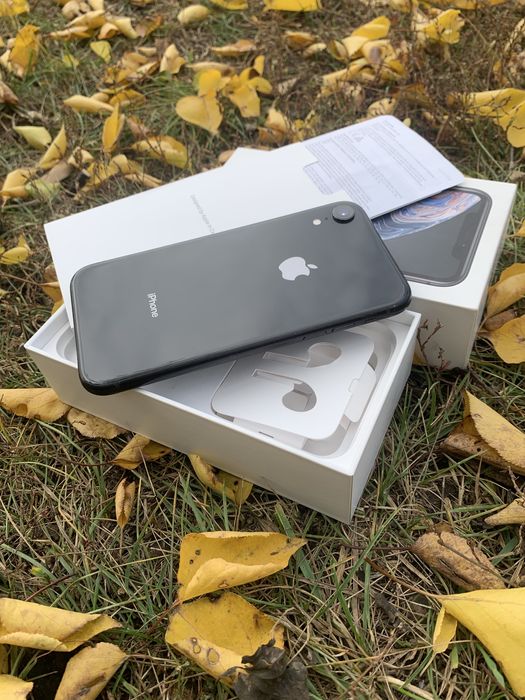 Продам iPhone xr 64 gb в хорошем состоянии