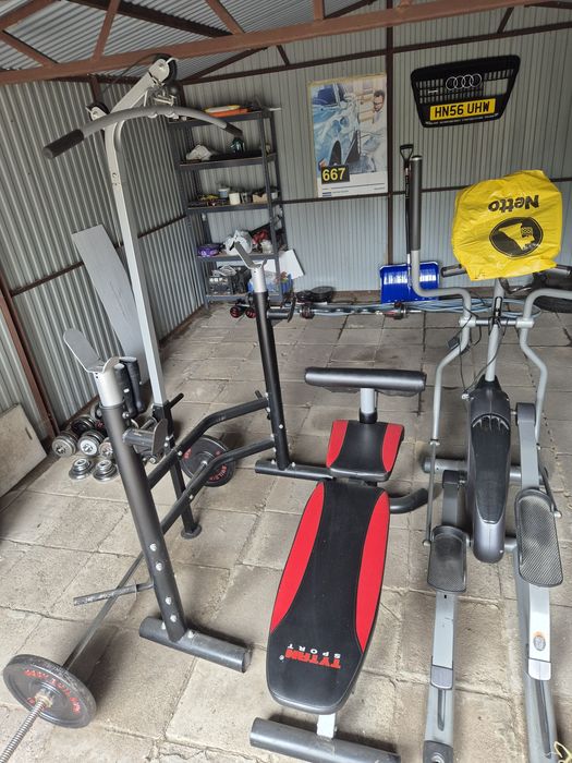 Siłownia domowa, ławka, wyciag itp.