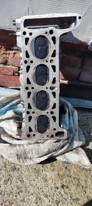 Головка ГБЦ Ваз 2101-07 есть 2шт