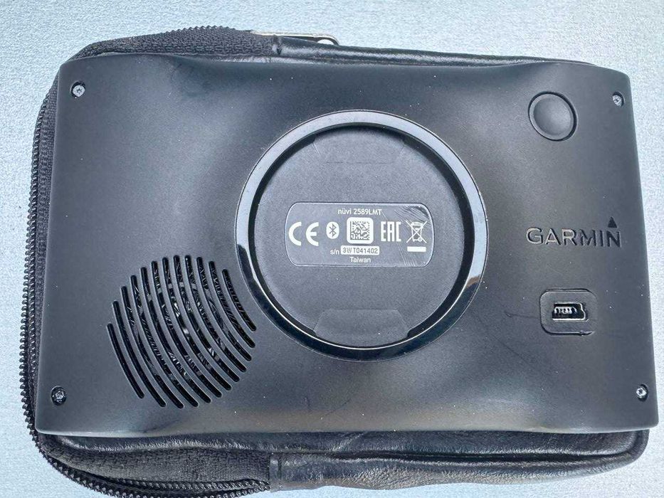 GPS навигатор Garmin Nuvi 2589LMT НавЛюкс + Чехол