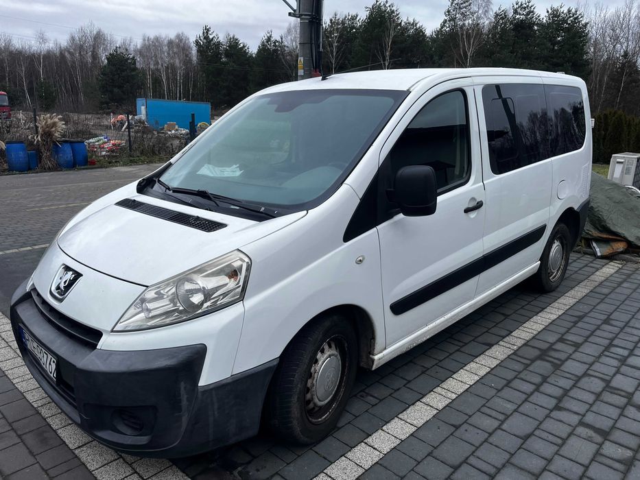 Peugeot Expert 8 osobowy