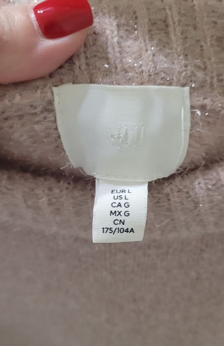 Пухнастий блискучий светр h&m