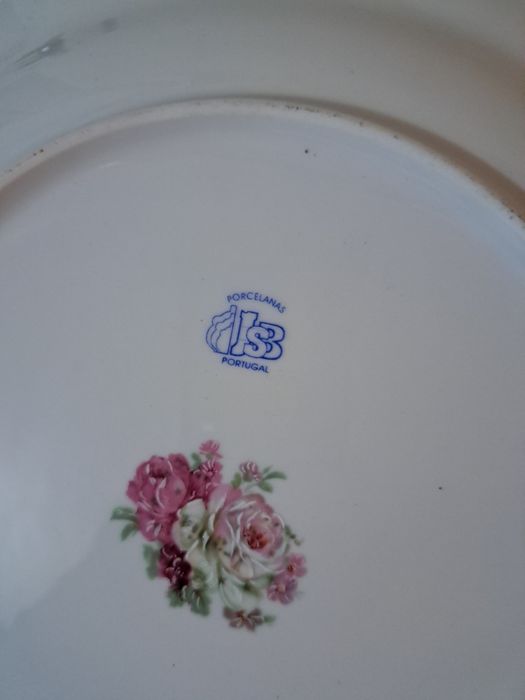 Pratos porcelana