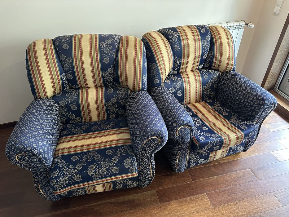 Conjunto de 2 Sofás / Poltronas - 29.99€ (Os Dois)