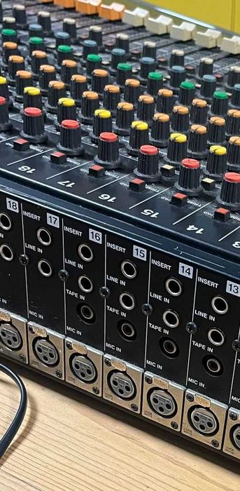 Mesa de mistura 24 canais vintage analógica Tascam M-224