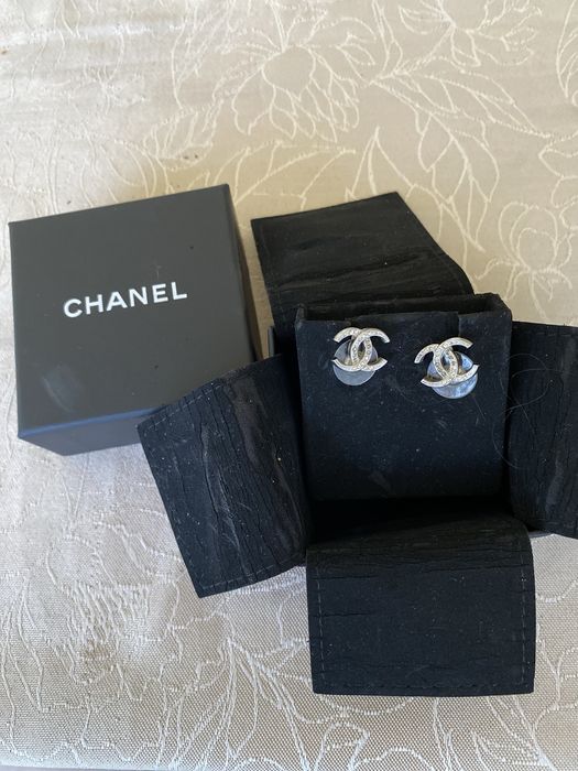 Par de brincos Chanel, prata 925, com zirconias